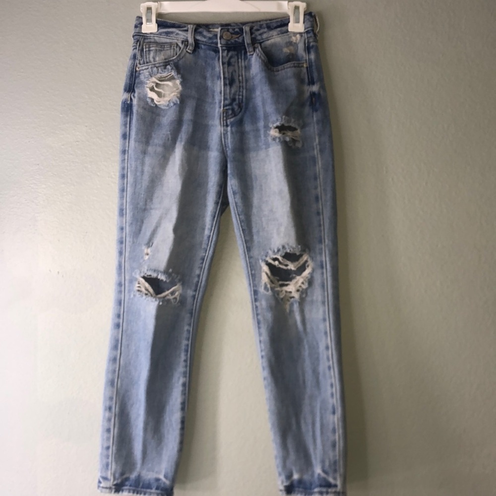 Light Denim mom jeans from Pacsun!
